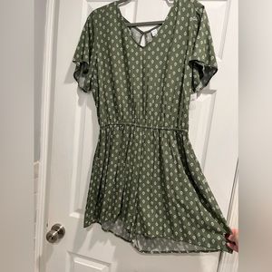 Old Navy Green & white Romper- size Large NMT